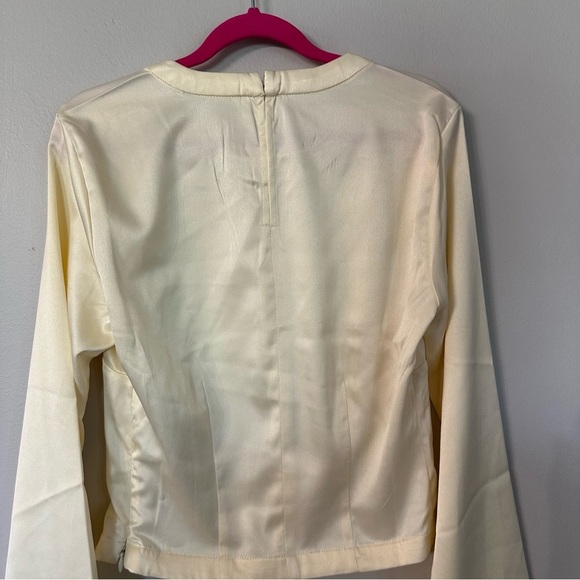 Anthropologie Women’s Long Bell Sleeve Satin Ivory Crewneck Blouse Sz XXS NWT - Picture 10 of 11
